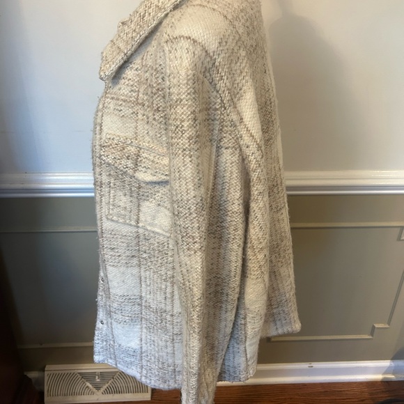 BB Dakota Cream and Tan Plaid Teddy Jacket - Size L - Picture 3 of 5